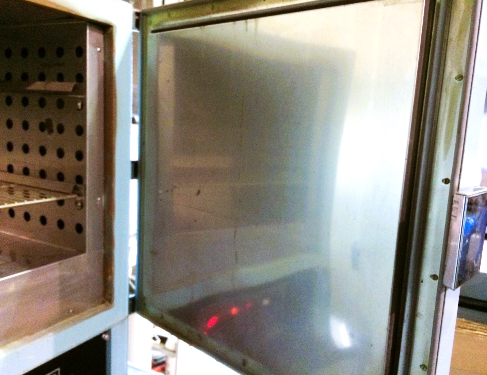 Used Blue-M Stabil-Therm OV-490A-3 Gravity-Convection Oven (3 Cu-Ft)