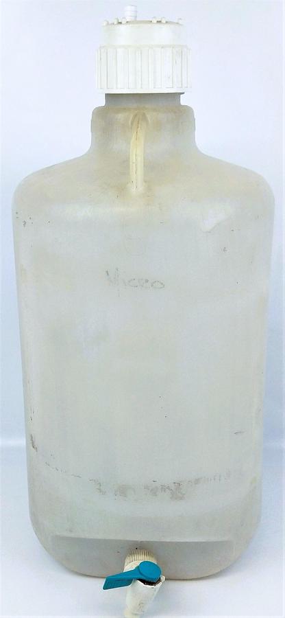 Used Nalgene 2319-0050 Round 20L Carboy with Spigot