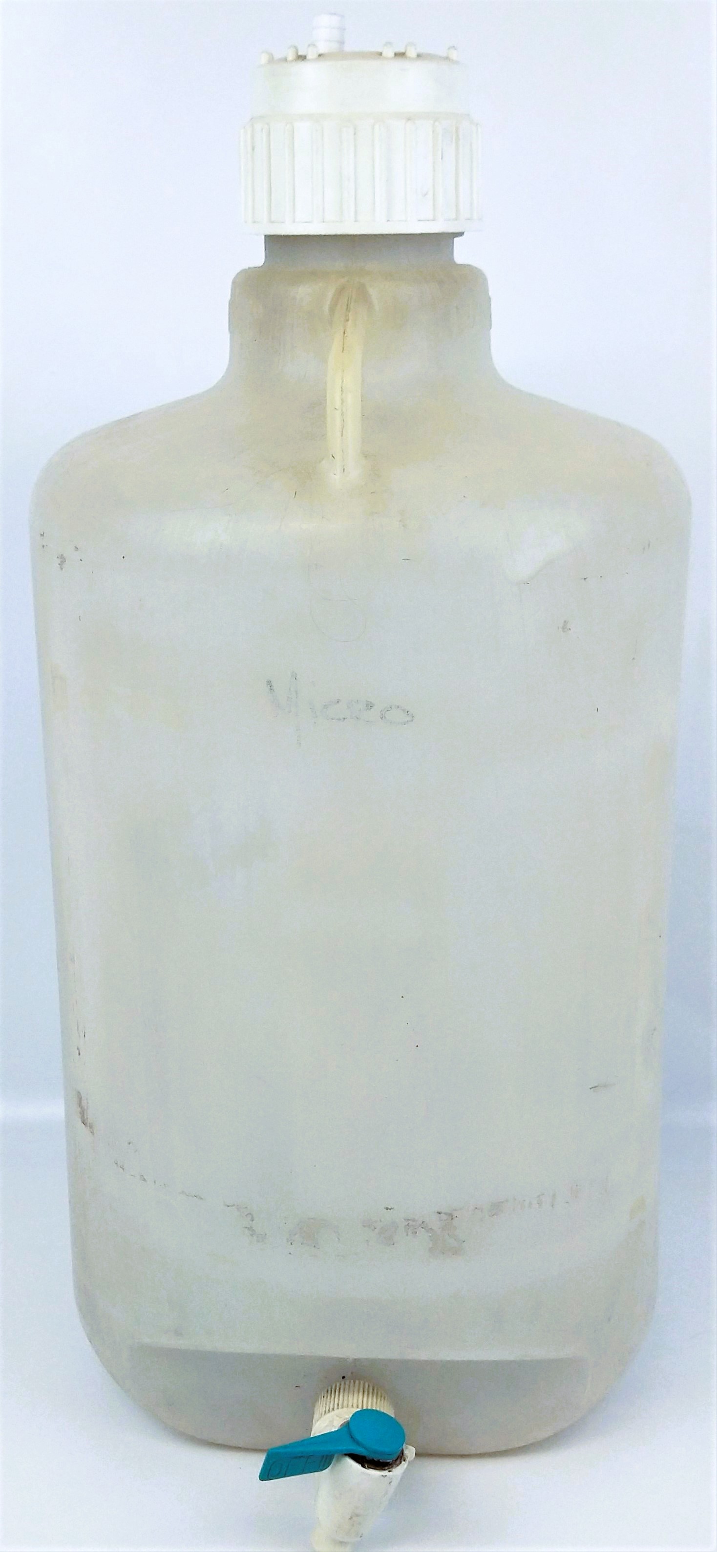Used Nalgene 2319-0050 Round 20L Carboy with Spigot