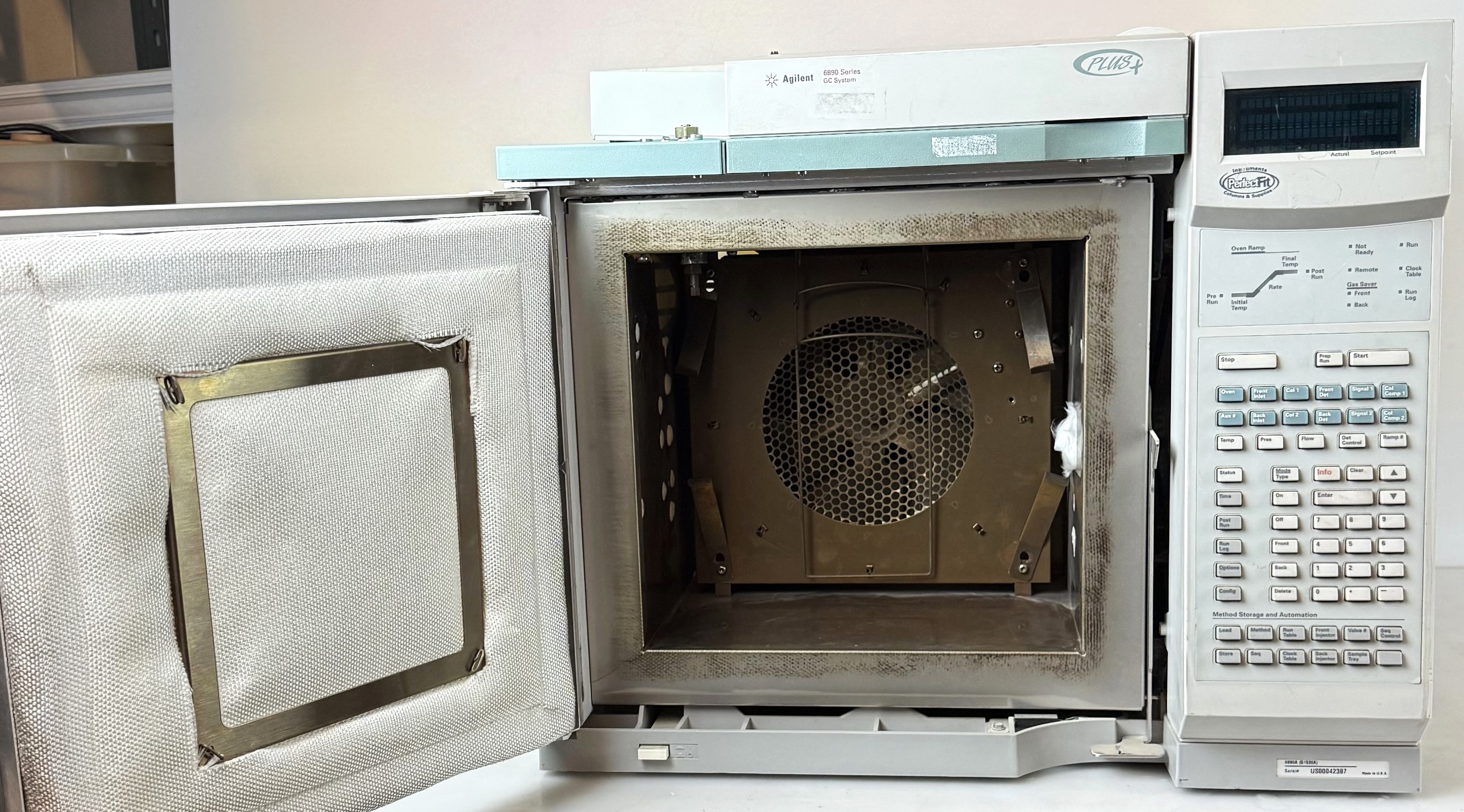 As is Agilent 6890A Plus (G1530A) Gas Chromatograph