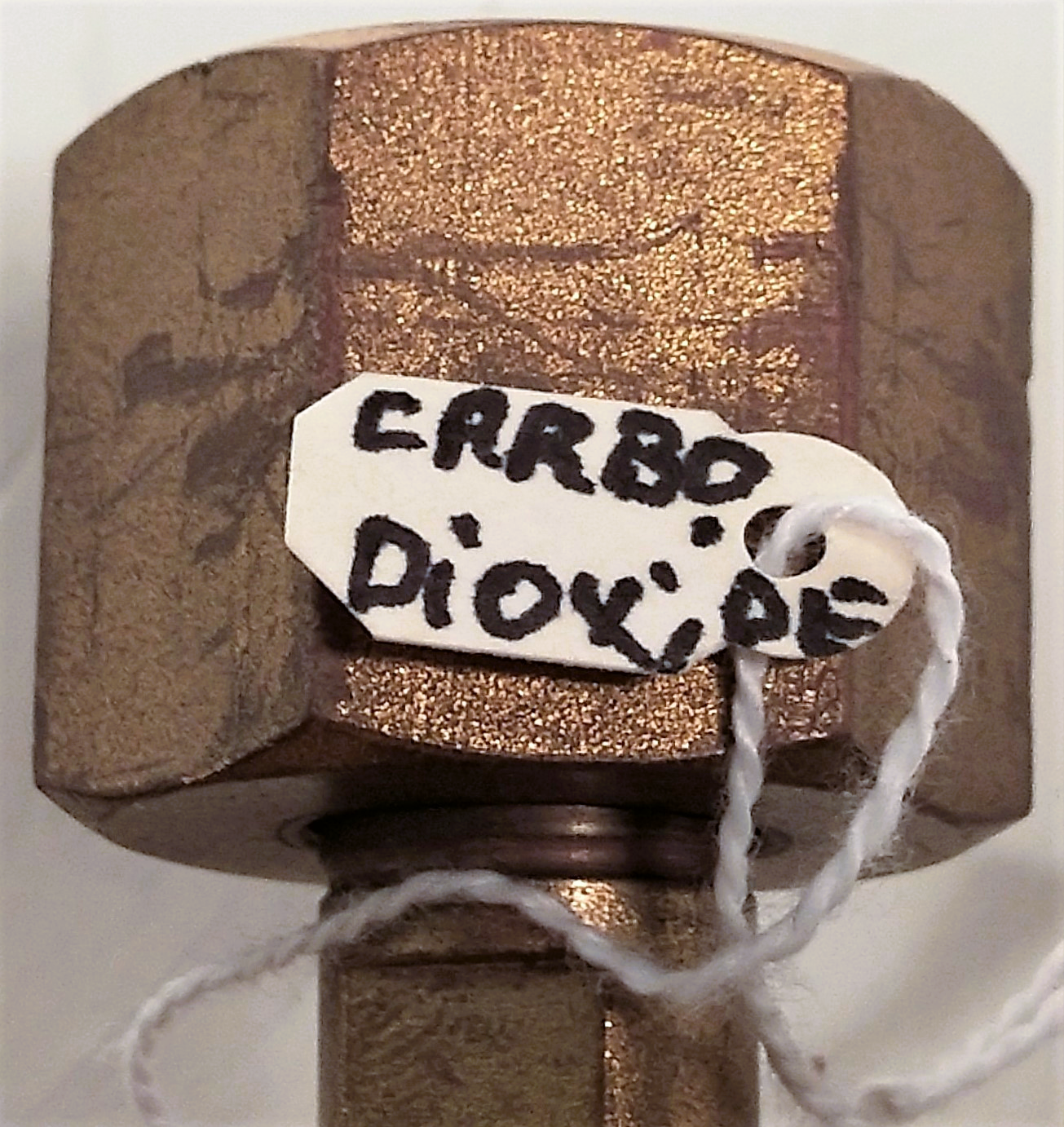 Used Liquid Air Carbon Dioxide Brass Regulator (CGA 580)