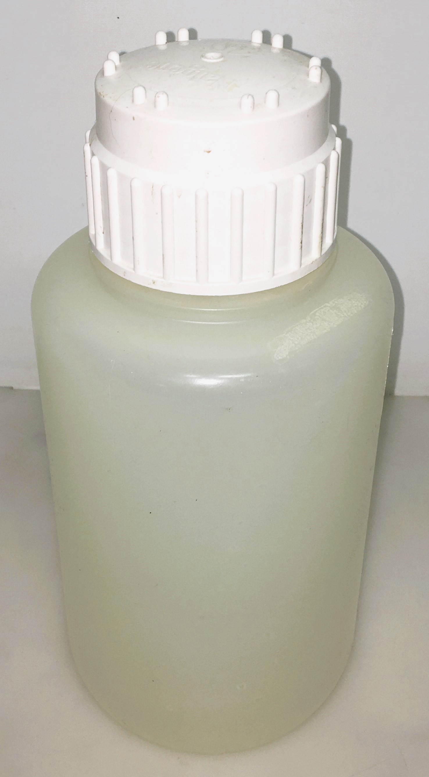 Used Nalgene 2125-4000 Heavy-Duty HDPE Bottle with Closure (4000mL)