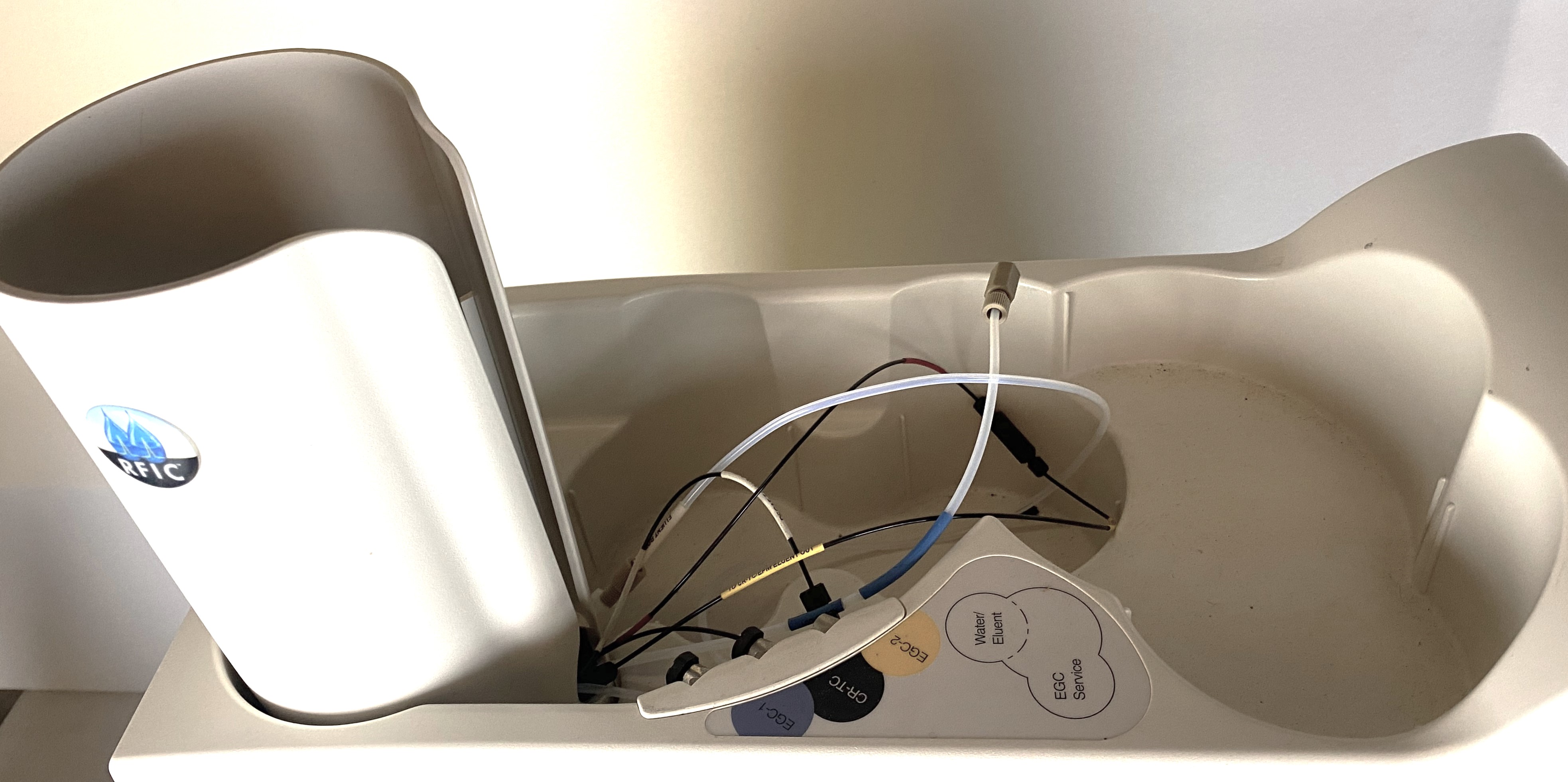 As is Dionex ICS-2100 Ion Chromatograph (AS-IS FOR PARTS)