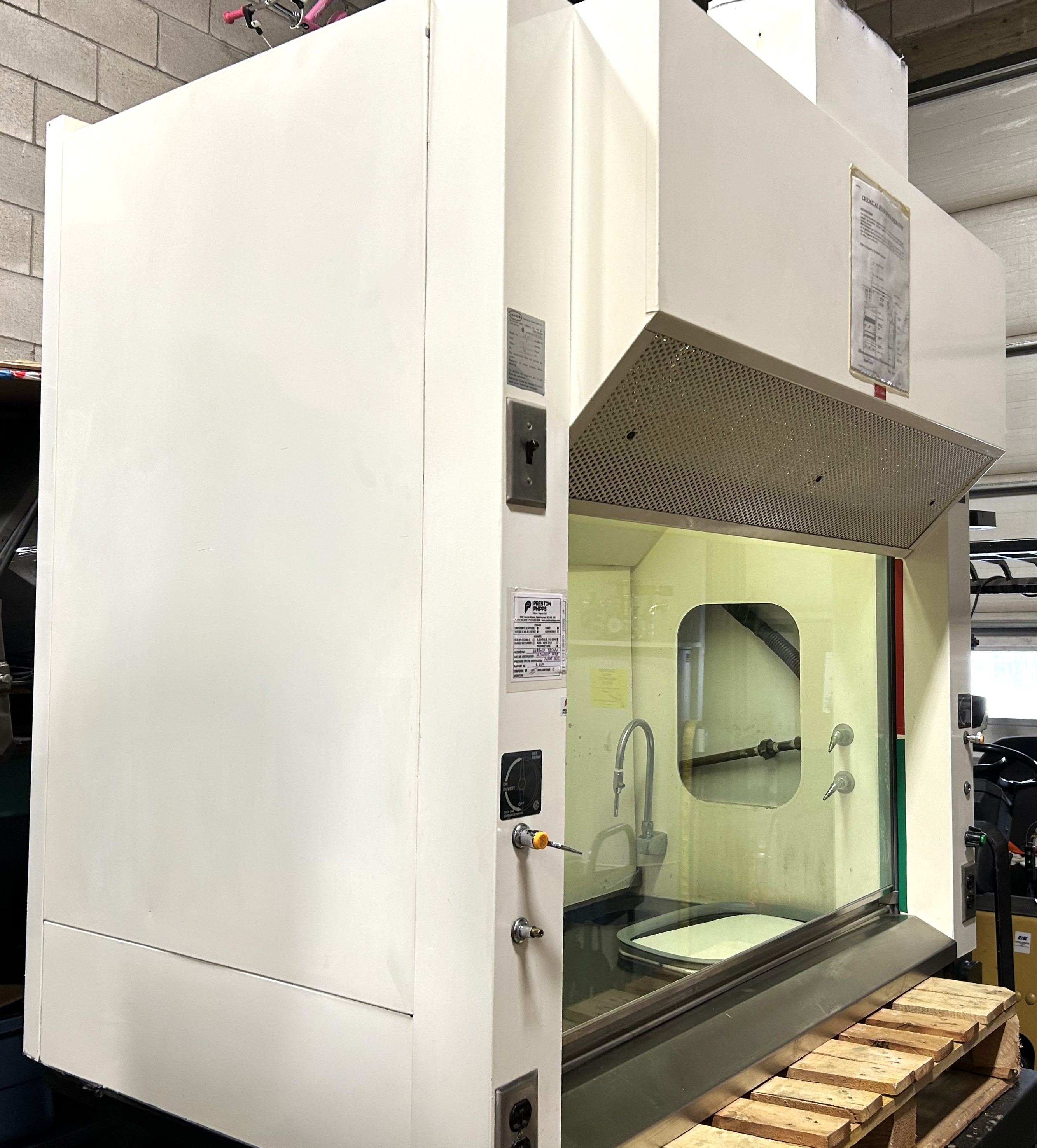 Used CanLab 15IA 4-Ft Fume Hood