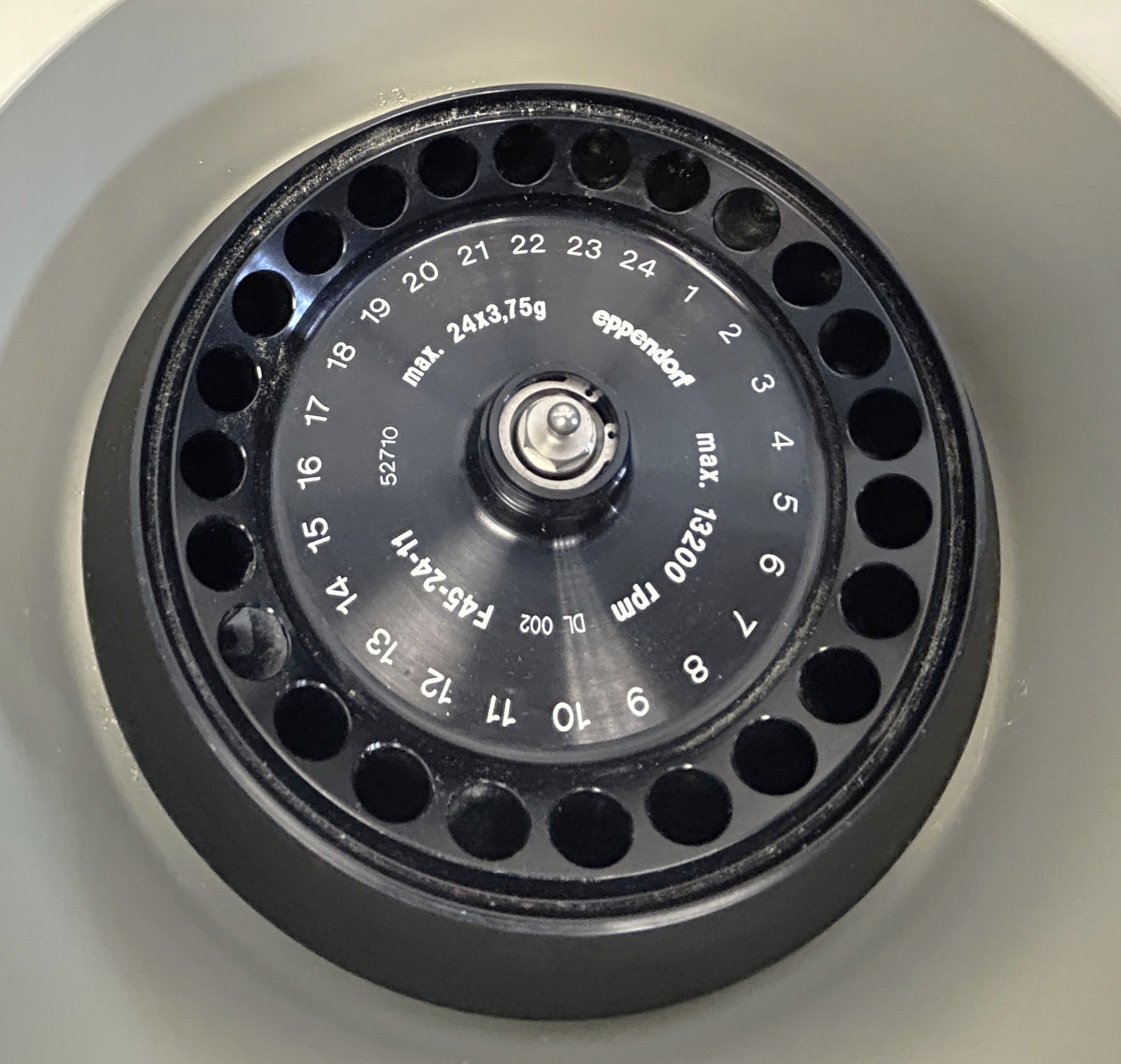Used Eppendorf 5415D Digital Microcentrifuge (24 x 1.5mL)