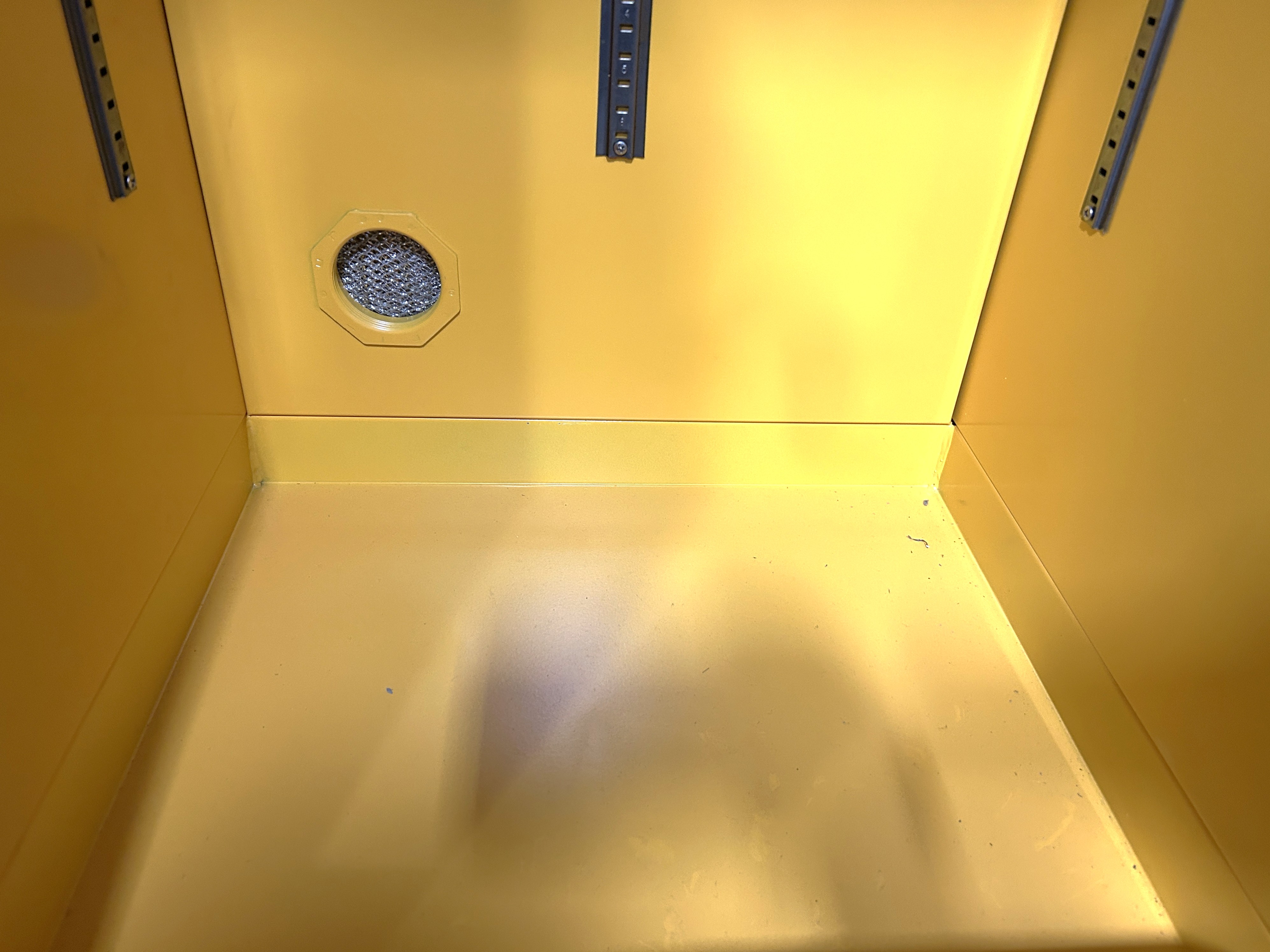 New Open Box Justrite Sure-Grip EX 890400 Countertop Flammable Storage Cabinet (4 Gallon)