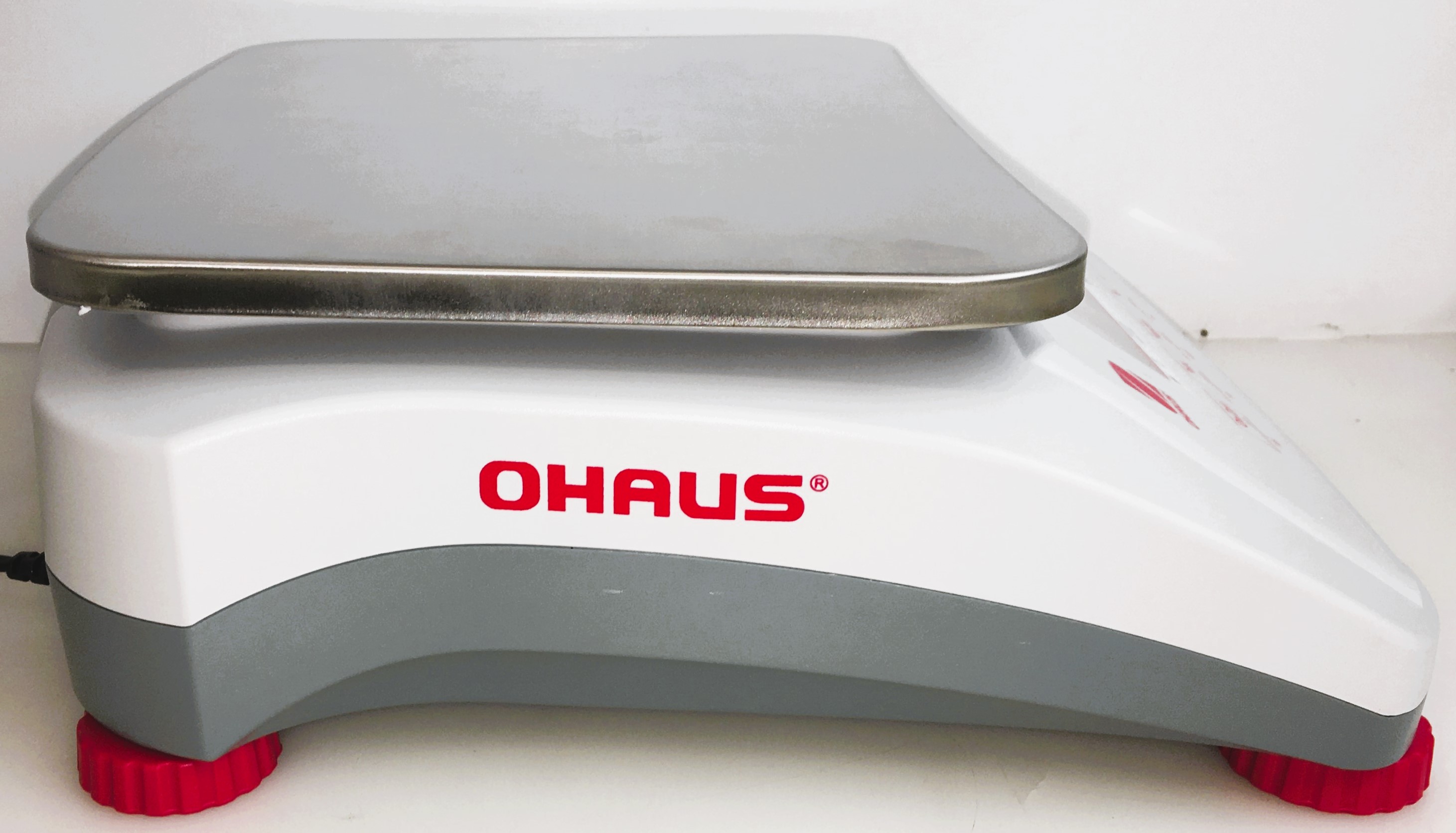 New Open Box Ohaus Valor 7000 Compact Balance (6000g x 2g / 15lb x 0.005lb) 
