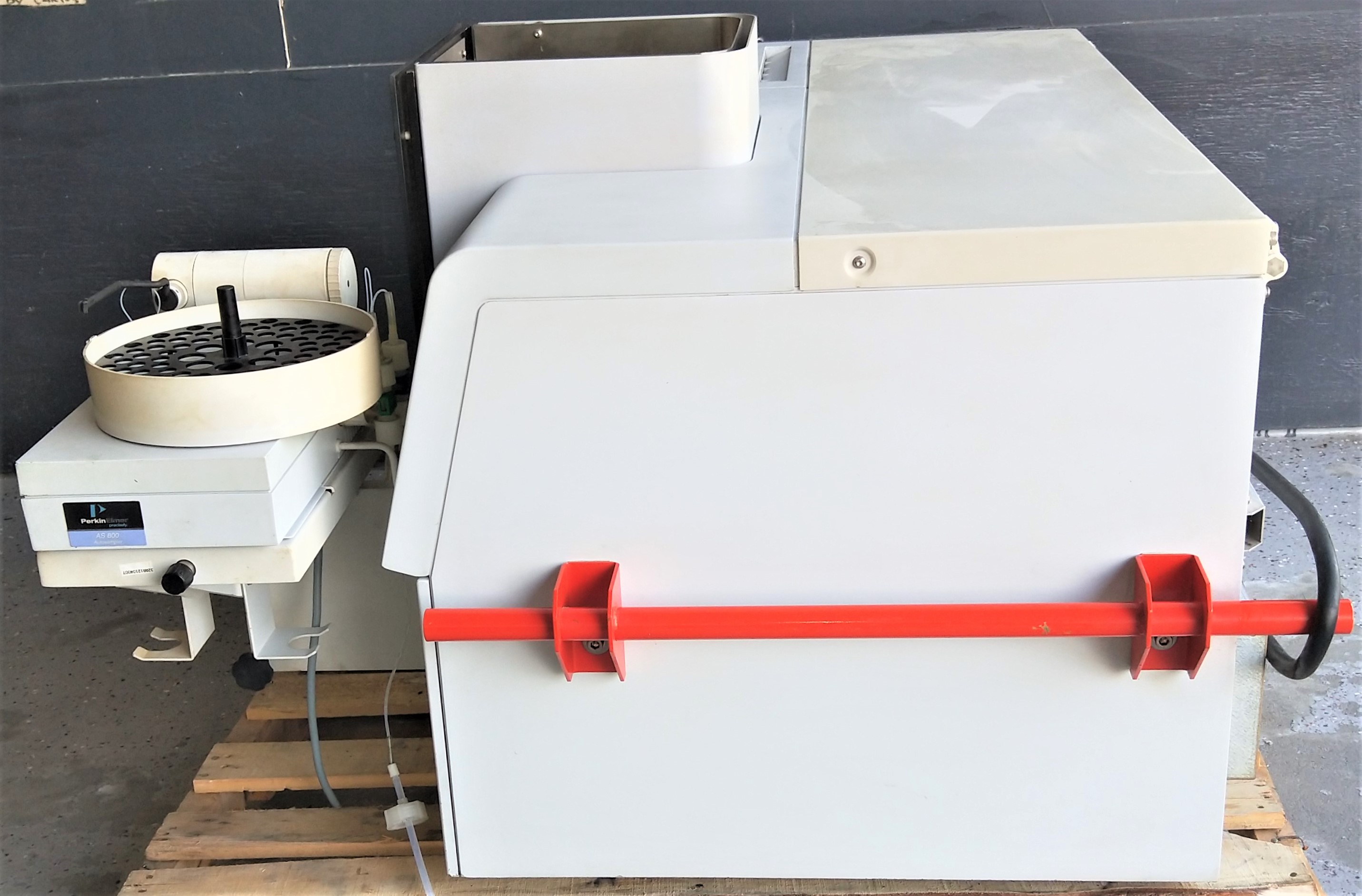 As is Perkin Elmer AAnalyst 800 AA Spectrometer with AS800 Autosampler and Cooling Accessory