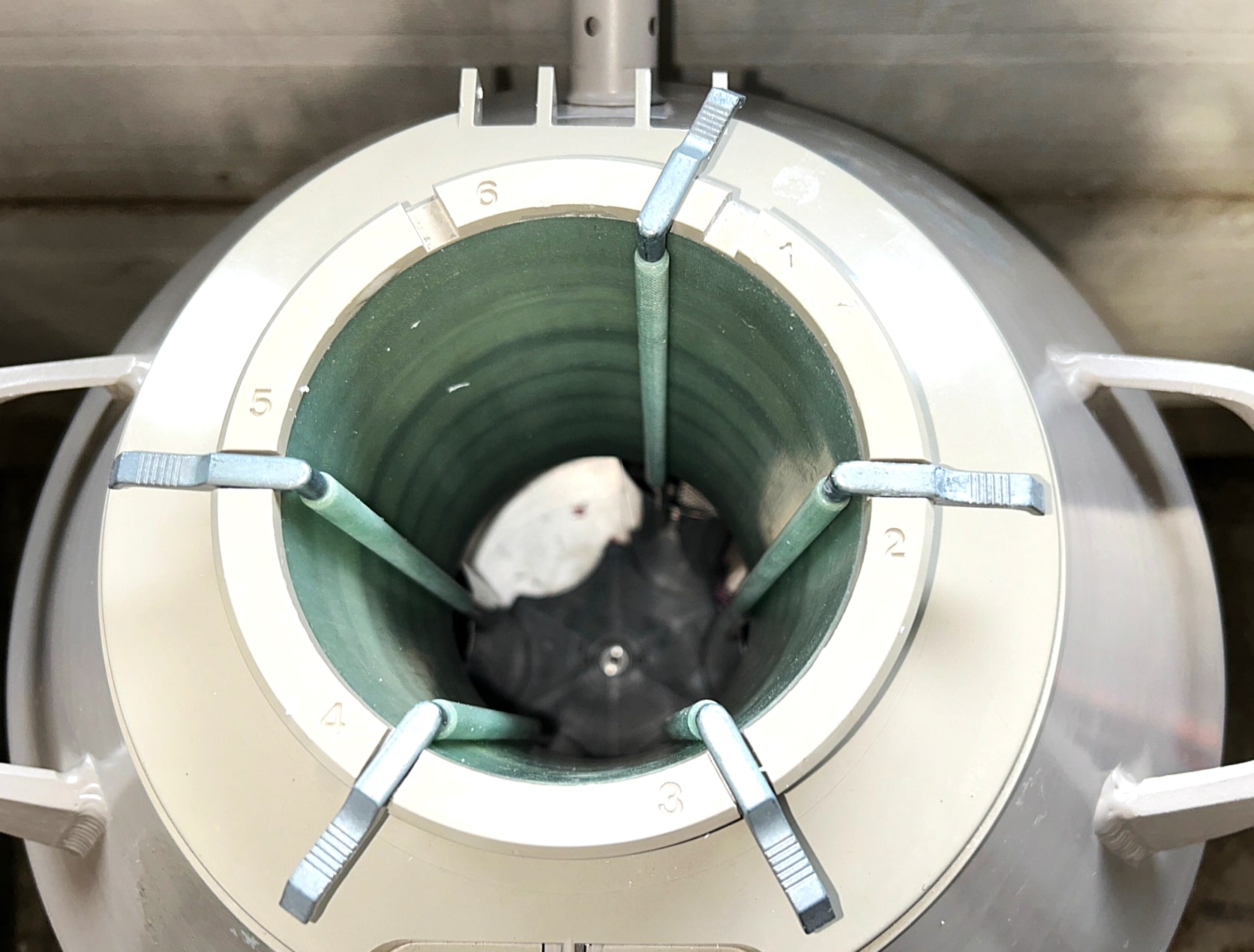 Used Union Carbide 35VHC Cryogenic Storage Tank (35L)