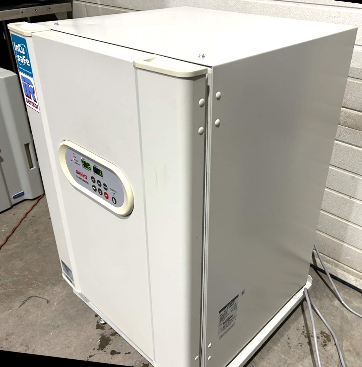 Used Sanyo MCO-18AIC CO2 Incubator (6 Cu-Ft)