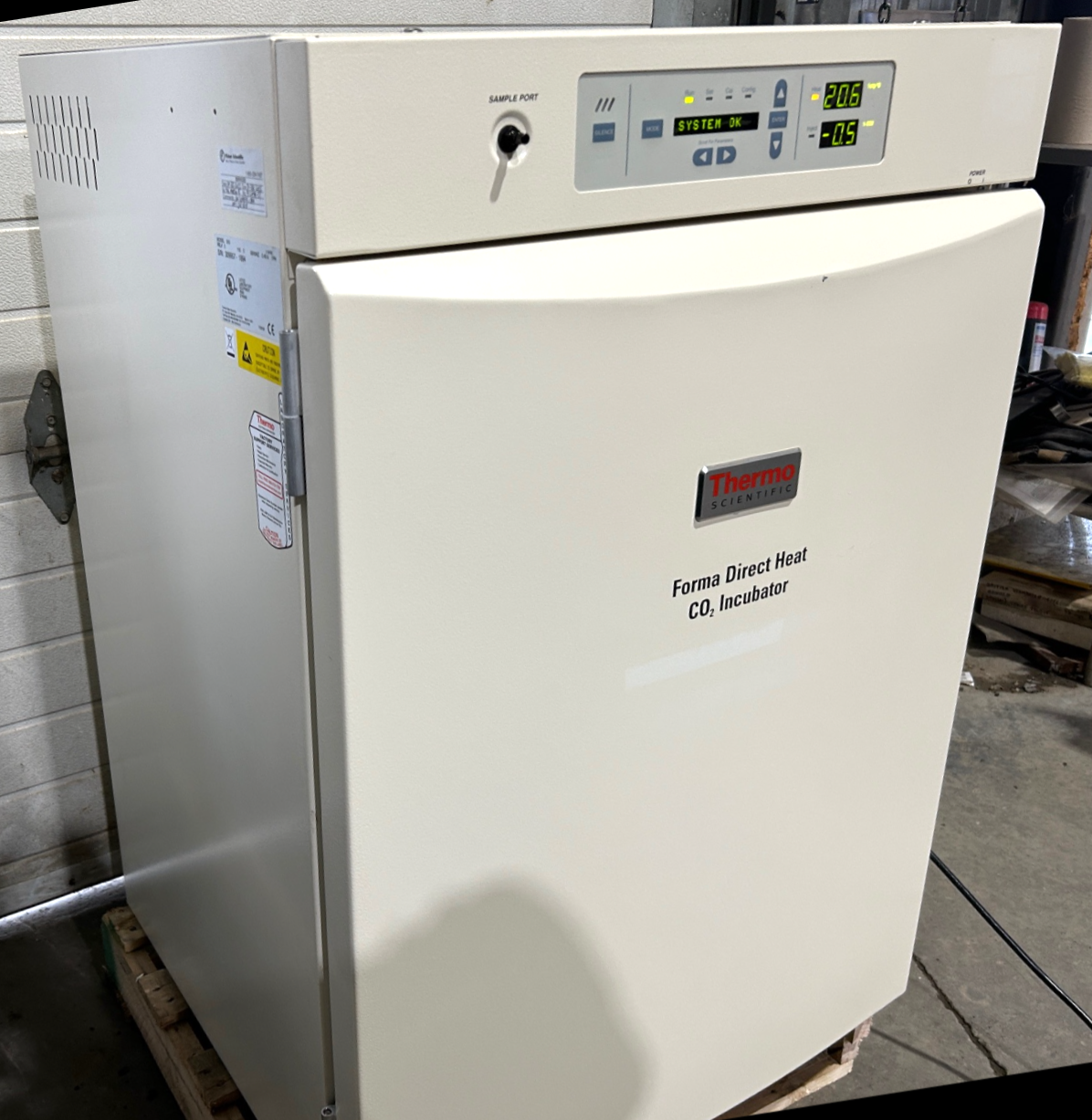 Used Thermo Forma 310 CO2 Incubator (6.5 Cu-Ft)
