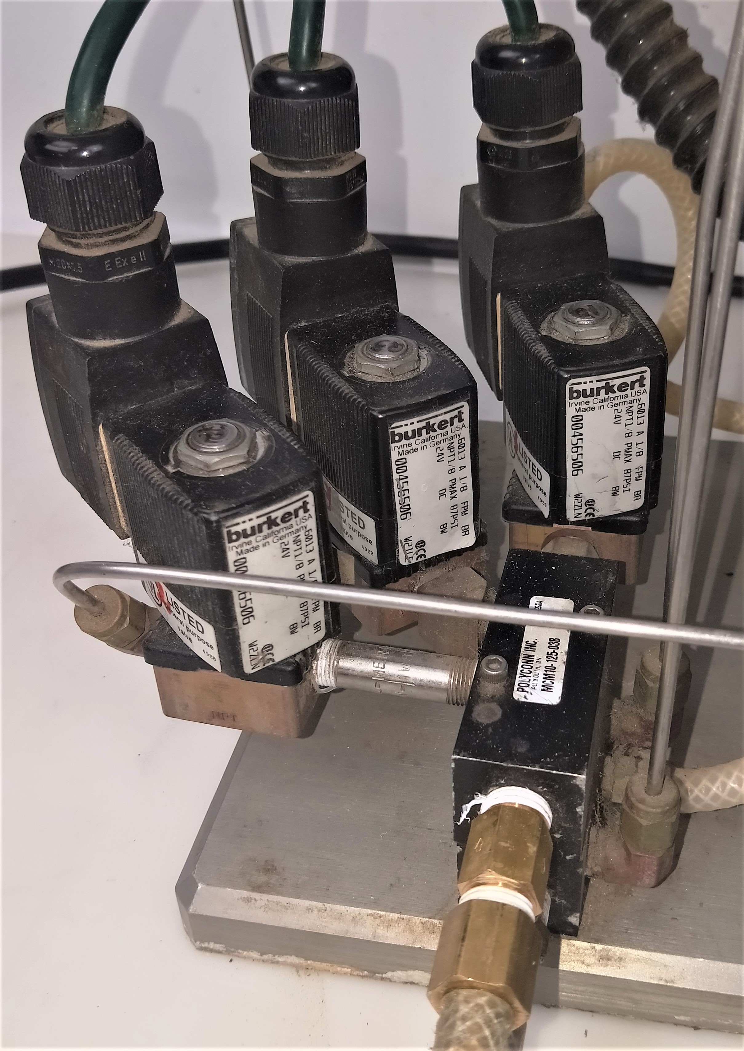 Used ANKOM XT10 Extractor