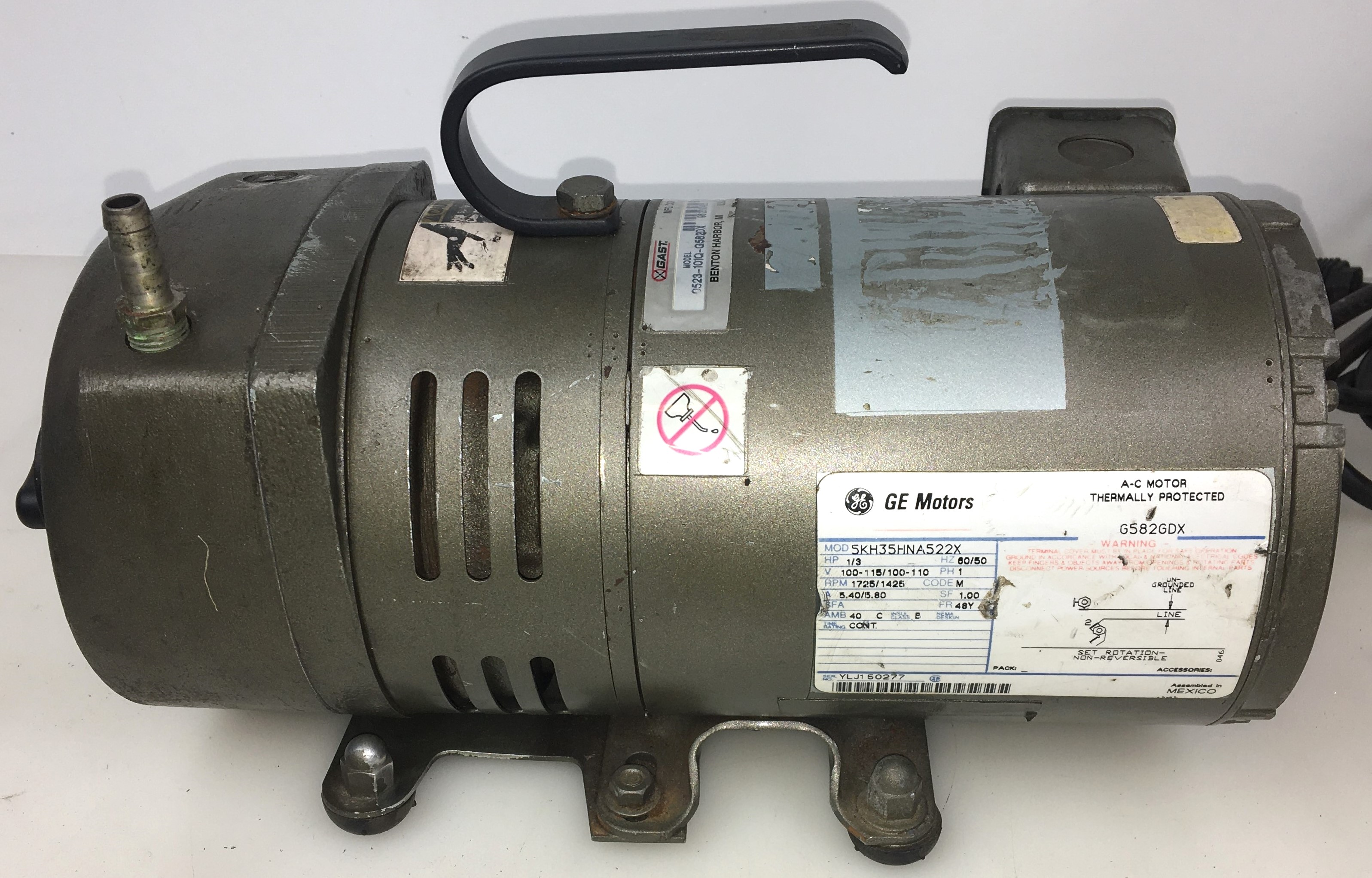 Used Gast 0523-101Q-G582DX Oil-Free Rotary Vacuum Pump - 5cfm