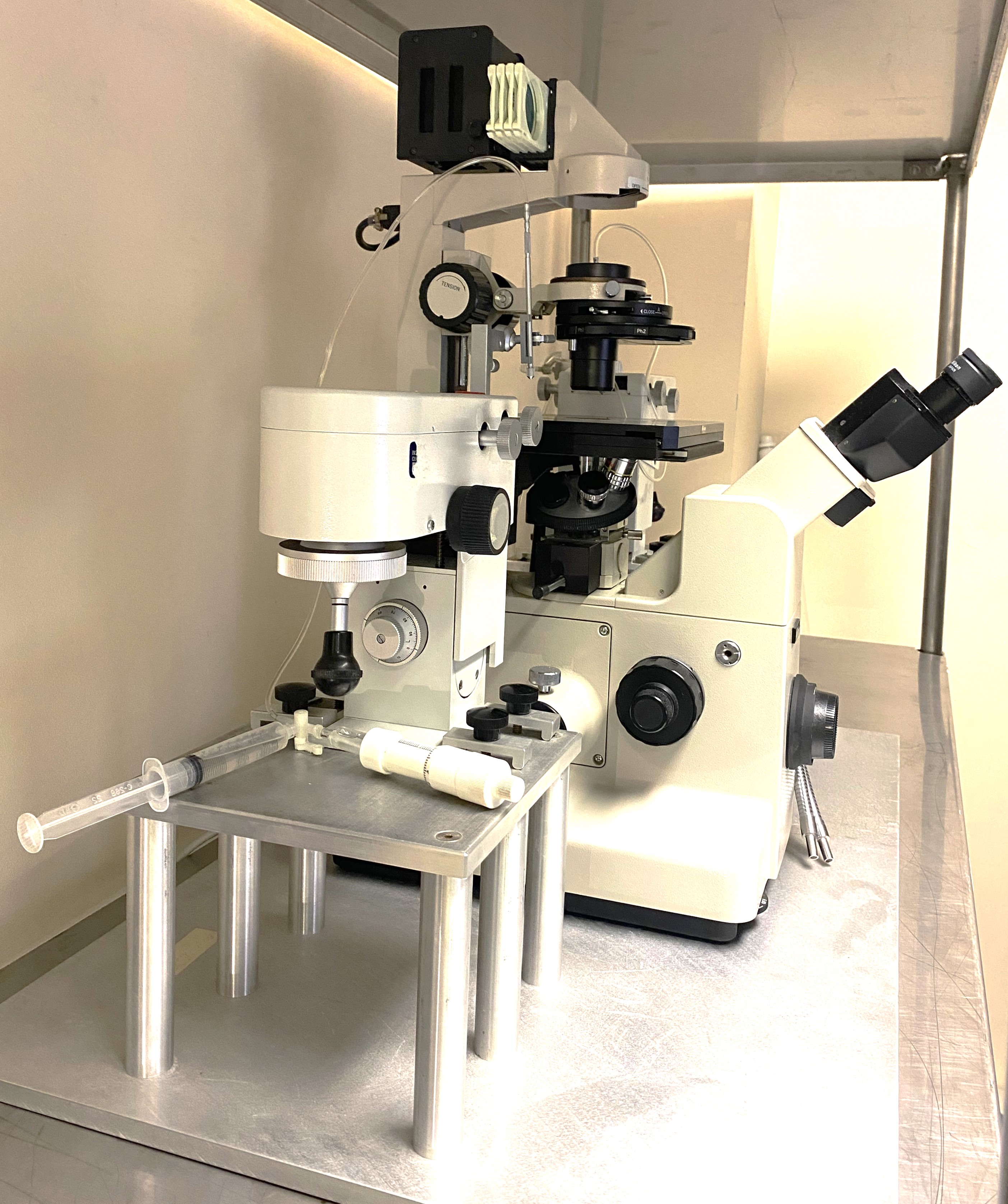 Used Nikon Diaphot TMD Inverted, Phase-Contrast Microscope with Micromanipulators