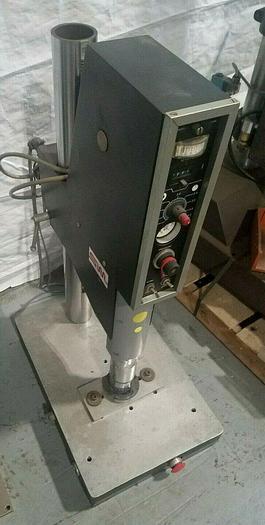 Used Sonics and Materials Ultrasonic Plastic Welder Sonic Welding