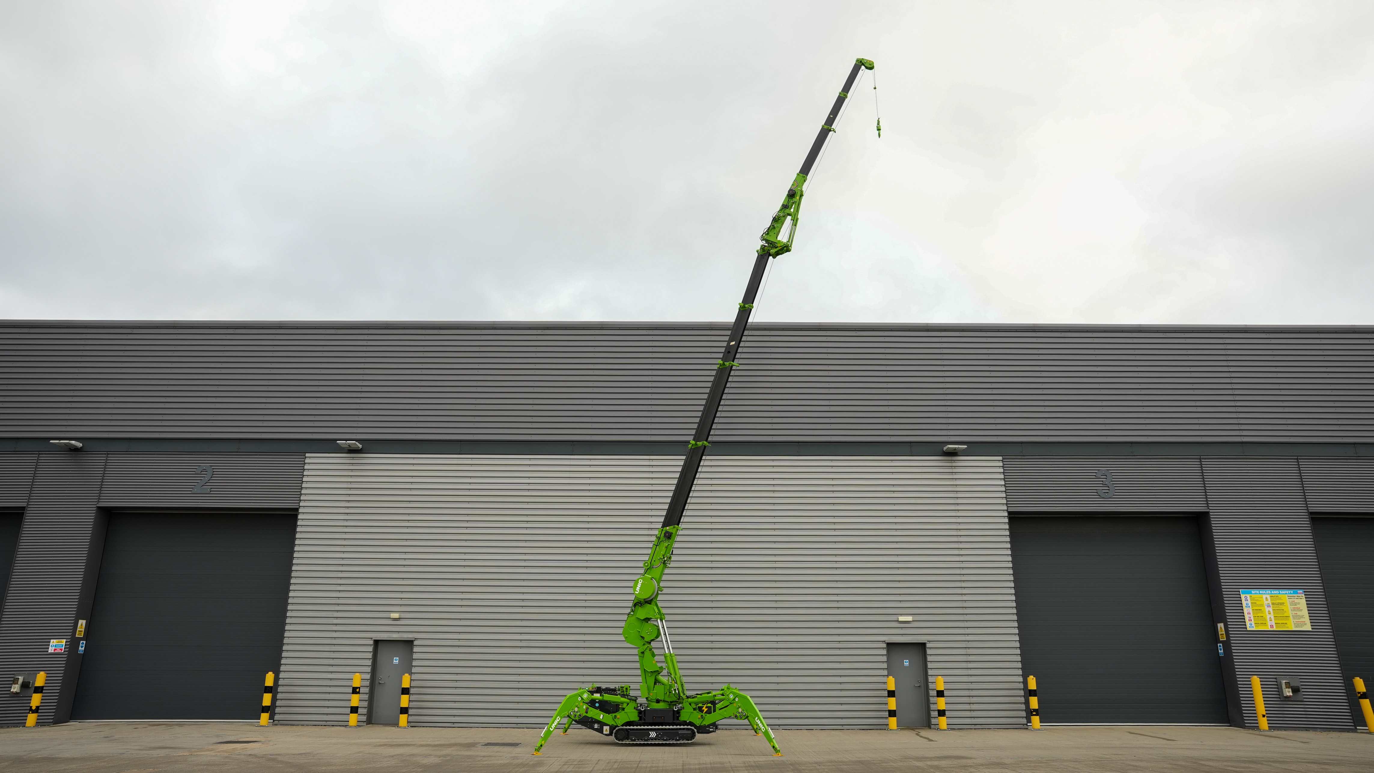 Used 2024 UNIC UM445 Lithium-Ion Spider Crane