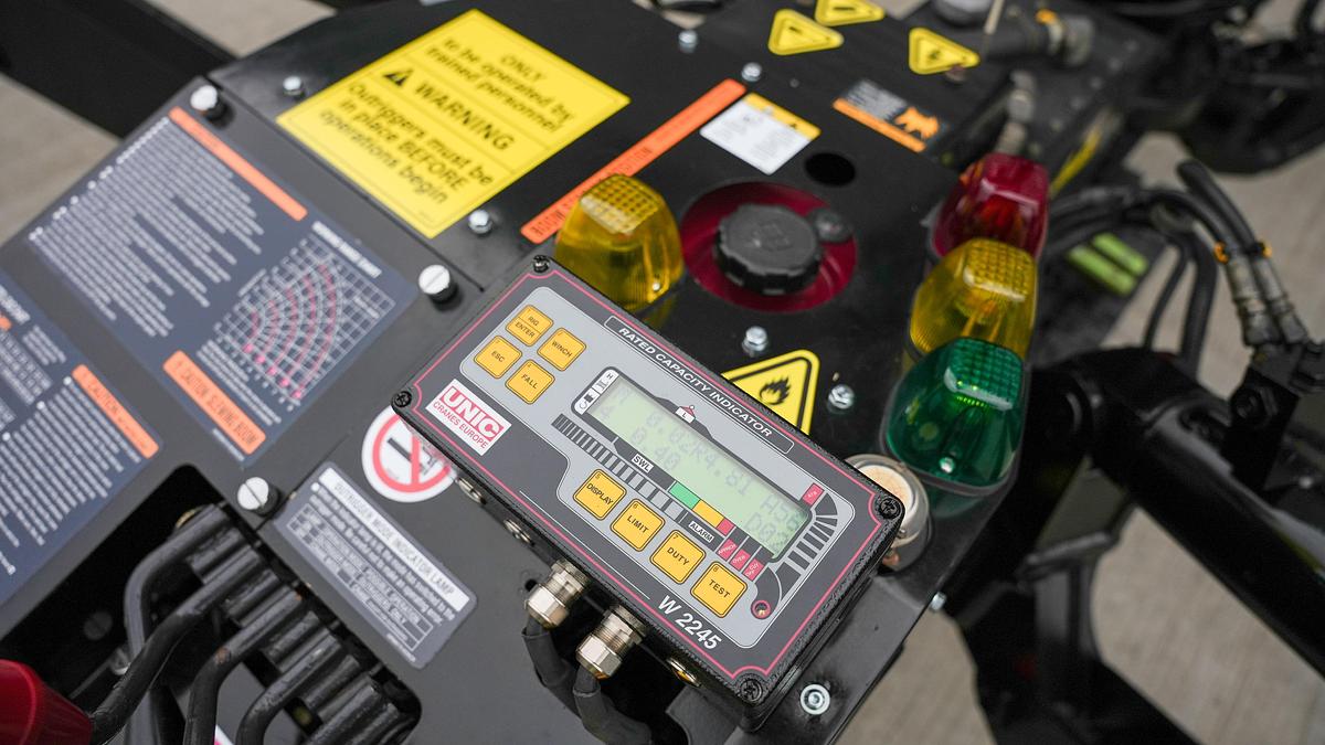 Used UNIC URW-295 CER