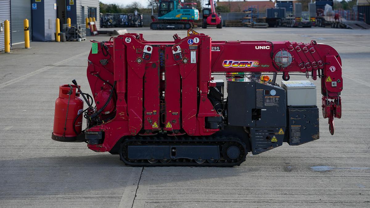 Used UNIC URW-295 CMER