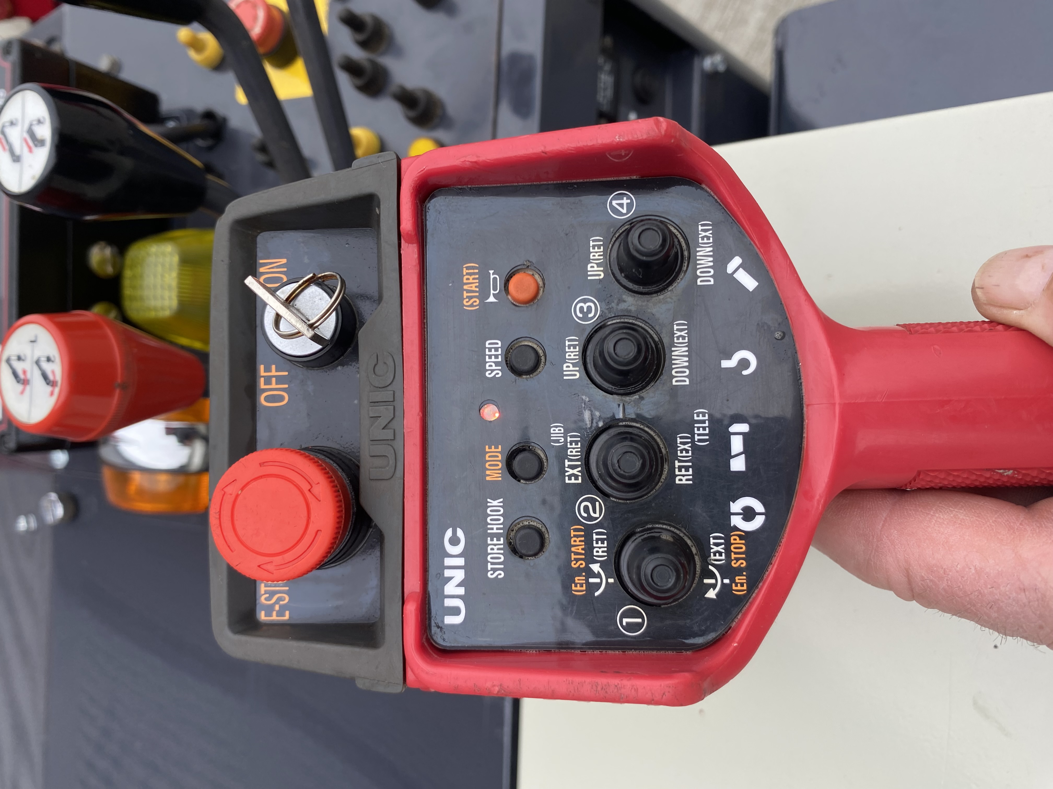 Used 2014 UNIC URW-295 CMER