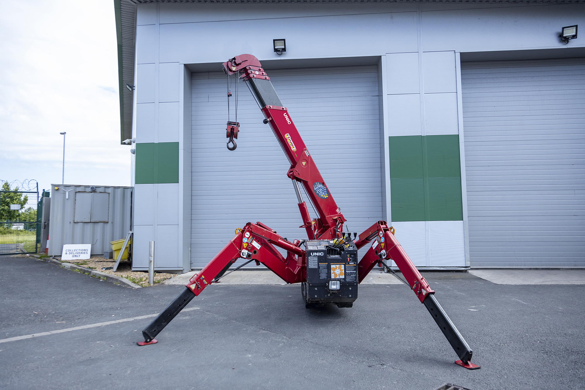 Used Sold - 10/22 - 2014 UNIC URW-095 CER Mini Spider Crane