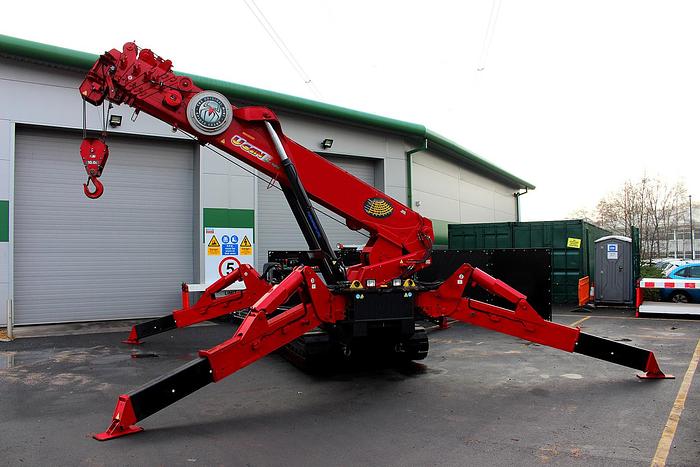 Used UNIC URW-1006 CDMER Mini Spider Crane