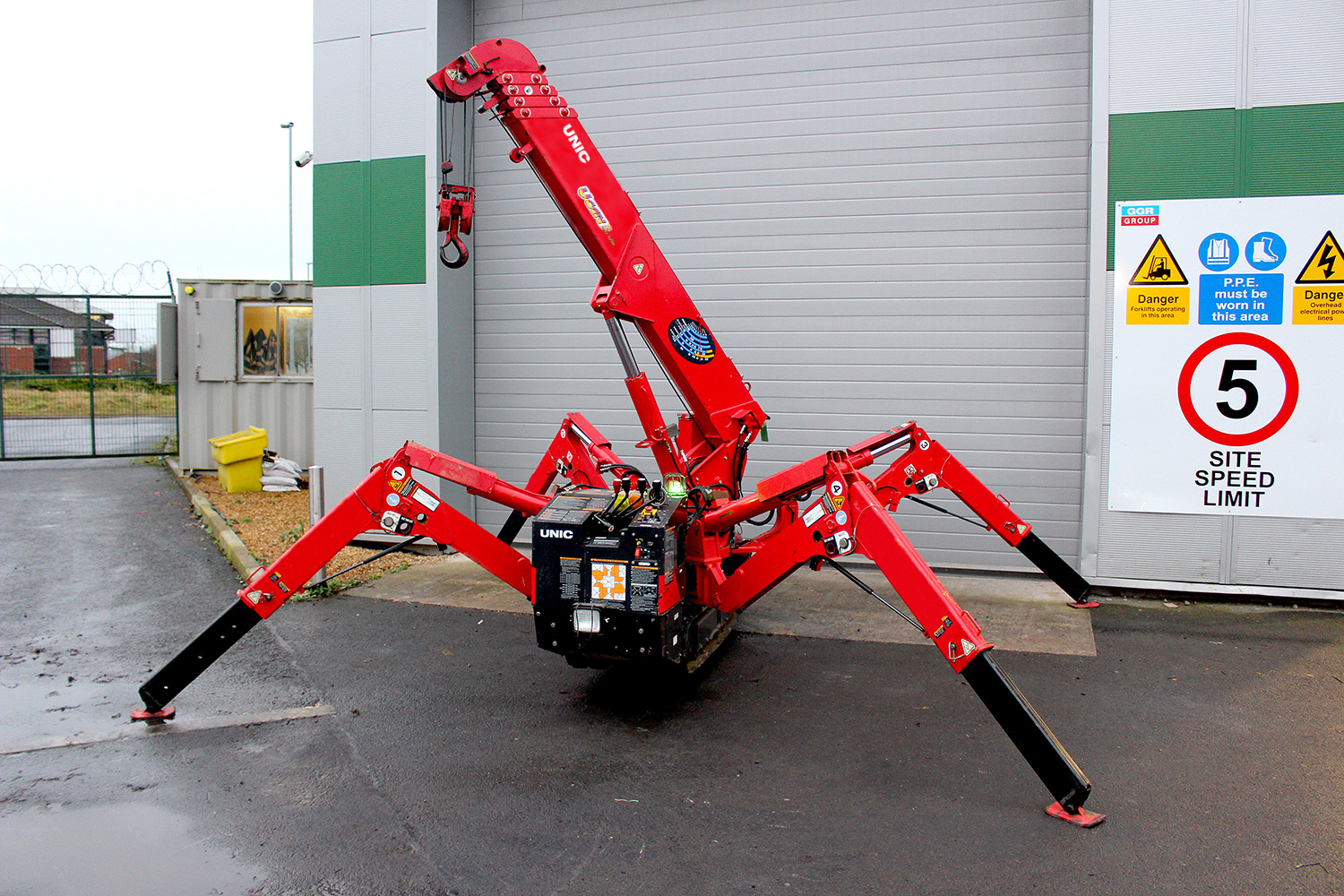 Used Sold - 05/20 - 2011 UNIC URW-095 CER Mini Spider Crane