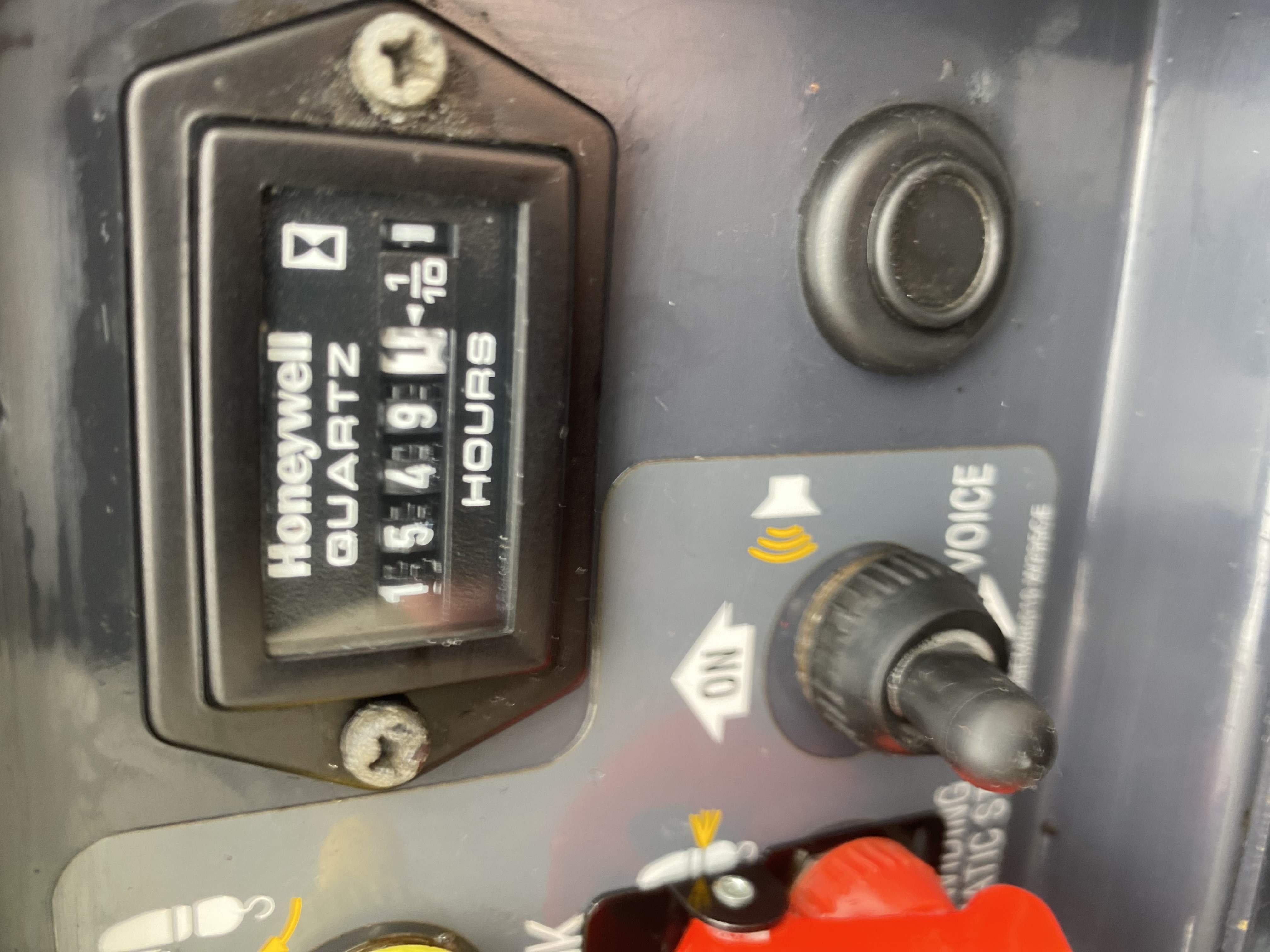 Used 2014 UNIC URW-295 CMER