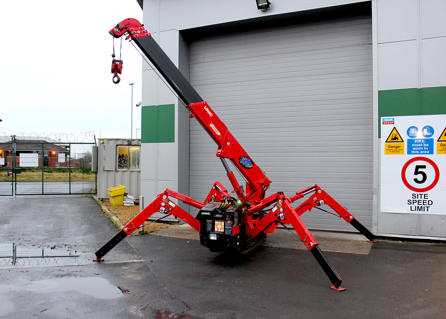 Used Sold - 05/20 - 2011 UNIC URW-095 CER Mini Spider Crane