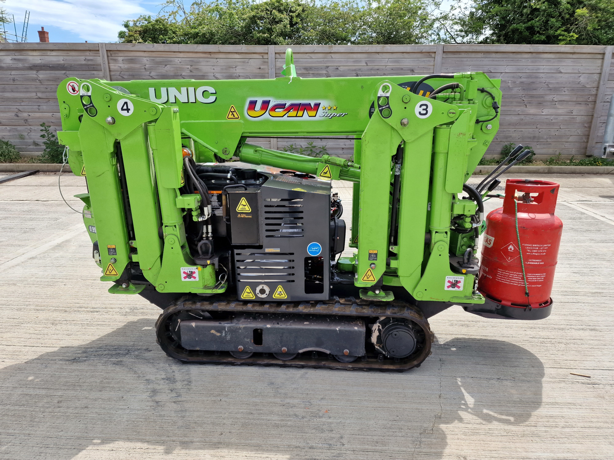 Used Sold - 05/22 - 2004 UNIC URW-094 CER Mini Spider Crane
