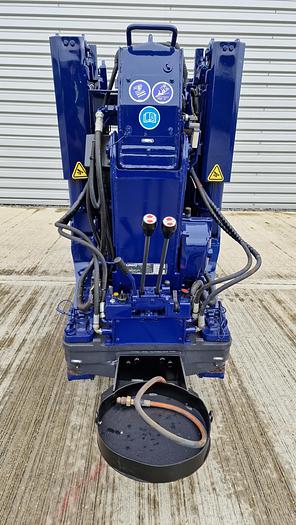 Used Sold - 04/24 -2008 UNIC URW-295 CER Mini Spider Crane