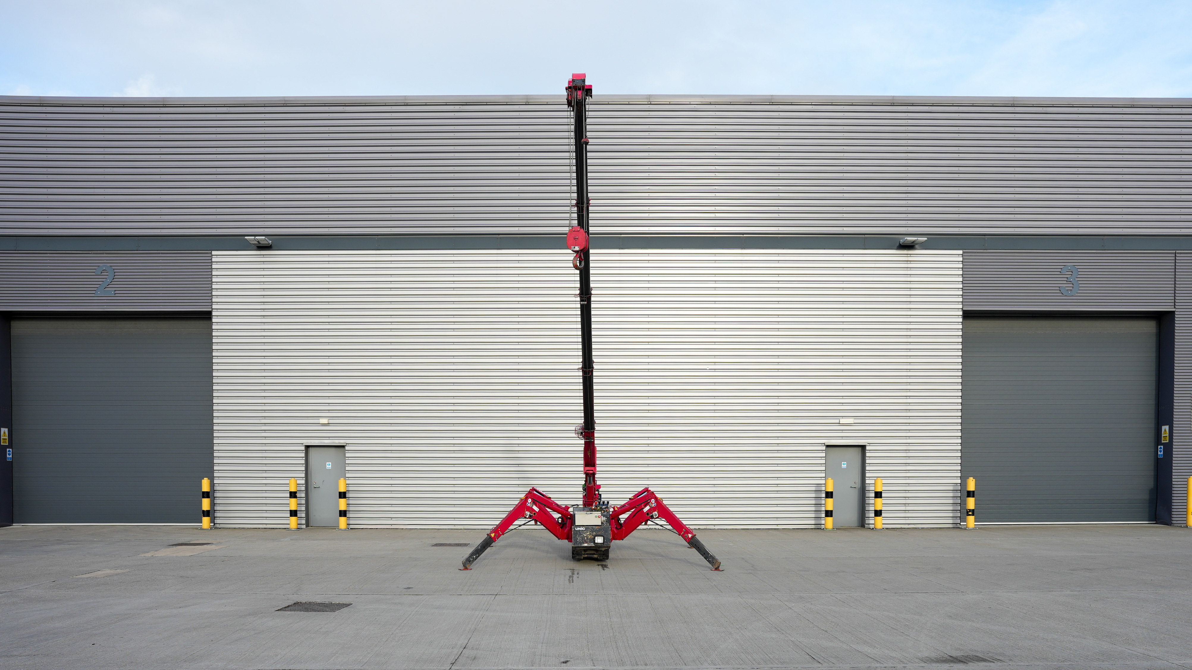 Used UNIC URW-295 CMER