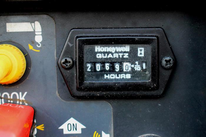 Used Sold - 02/21 - 2012 UNIC URW-095 CER Mini Spider Crane