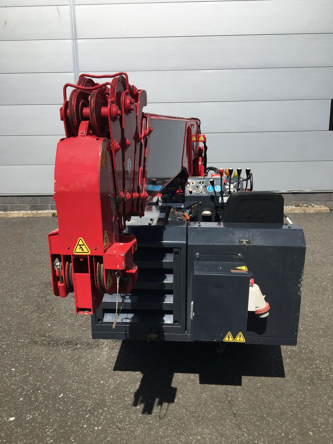 Used Sold - 12/20 - 2009 UNIC URW-506 CDMER Mini Spider Crane