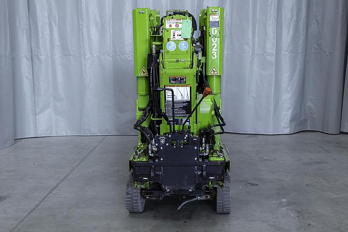 Used 2015 UNIC URW-295-WBE