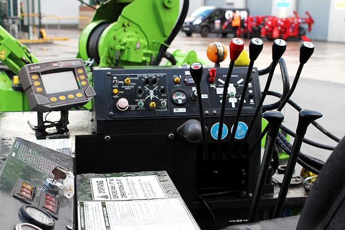 Used Sold - 01/23 - 2009 UNIC URW-706 CDER Mini Spider Crane