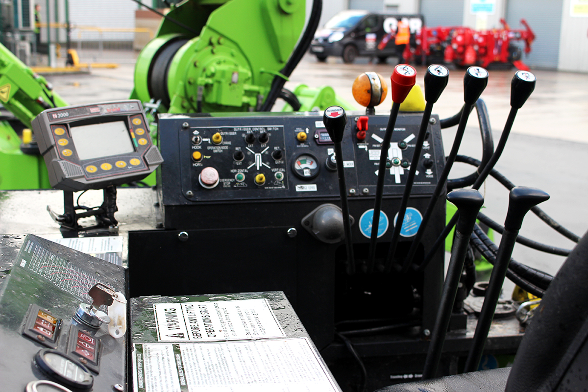 Used Sold - 01/23 - 2009 UNIC URW-706 CDER Mini Spider Crane