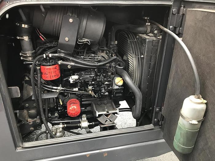 Used Sold - 11/20 - 2015 UNIC URW-1006 CDMER Spider Crane