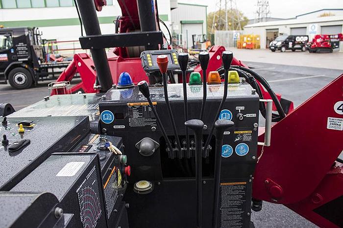 Used Sold - 10/21 - 2015 UNIC URW-1006 CDMER Mini Spider Crane