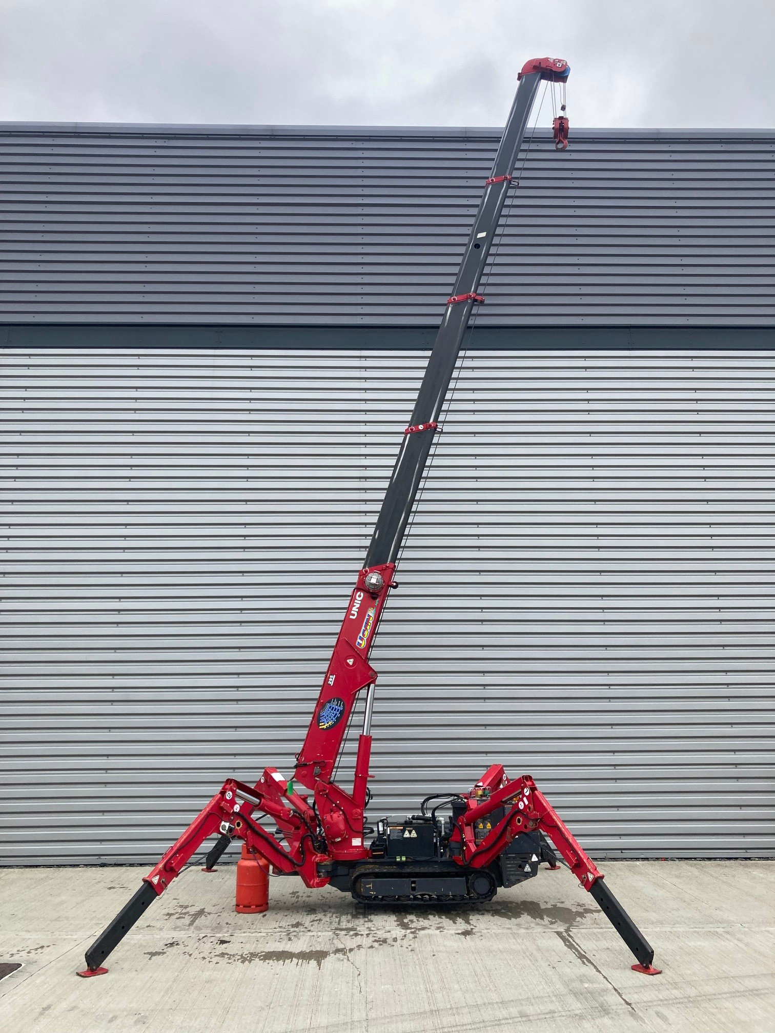 Used 2022 UNIC URW-295 CDMER