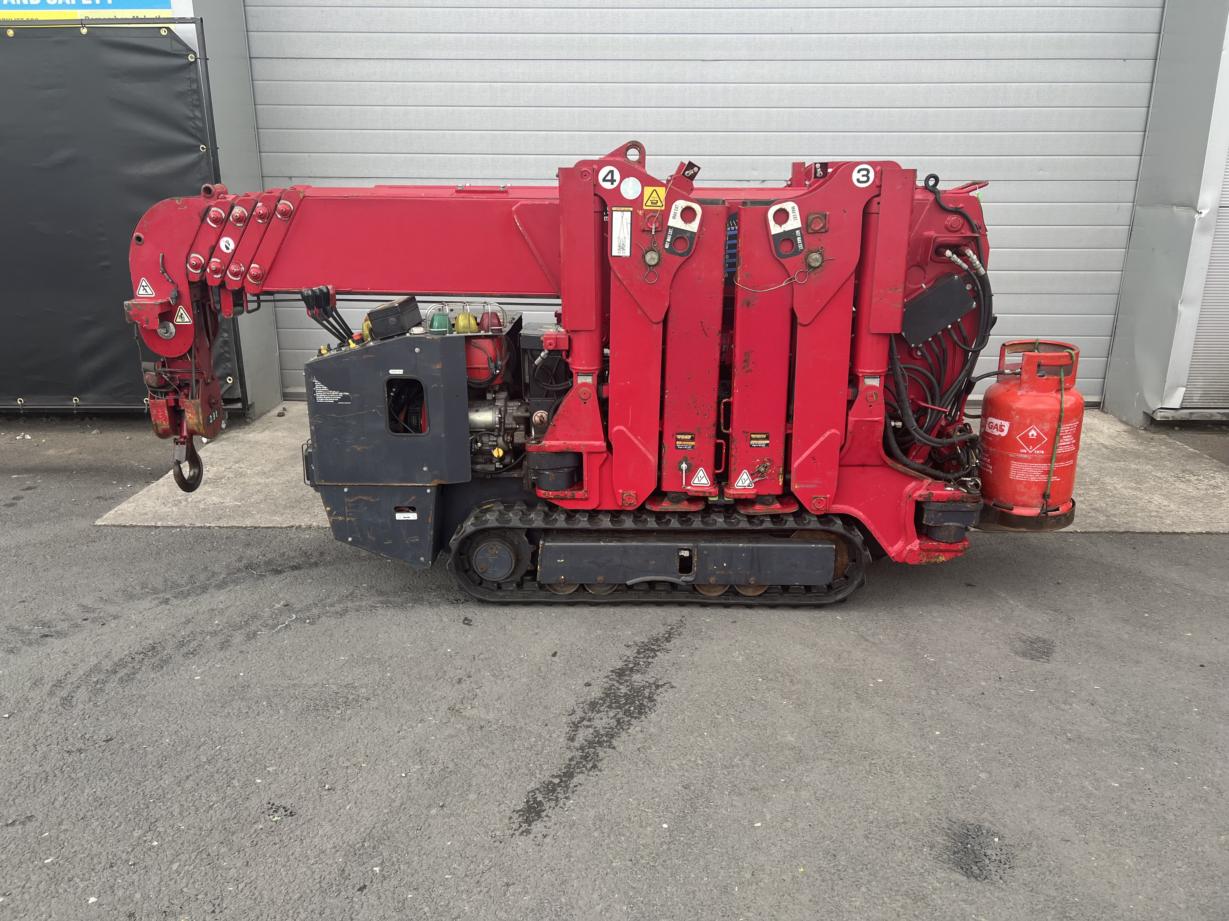 Used UNIC URW-295 CER