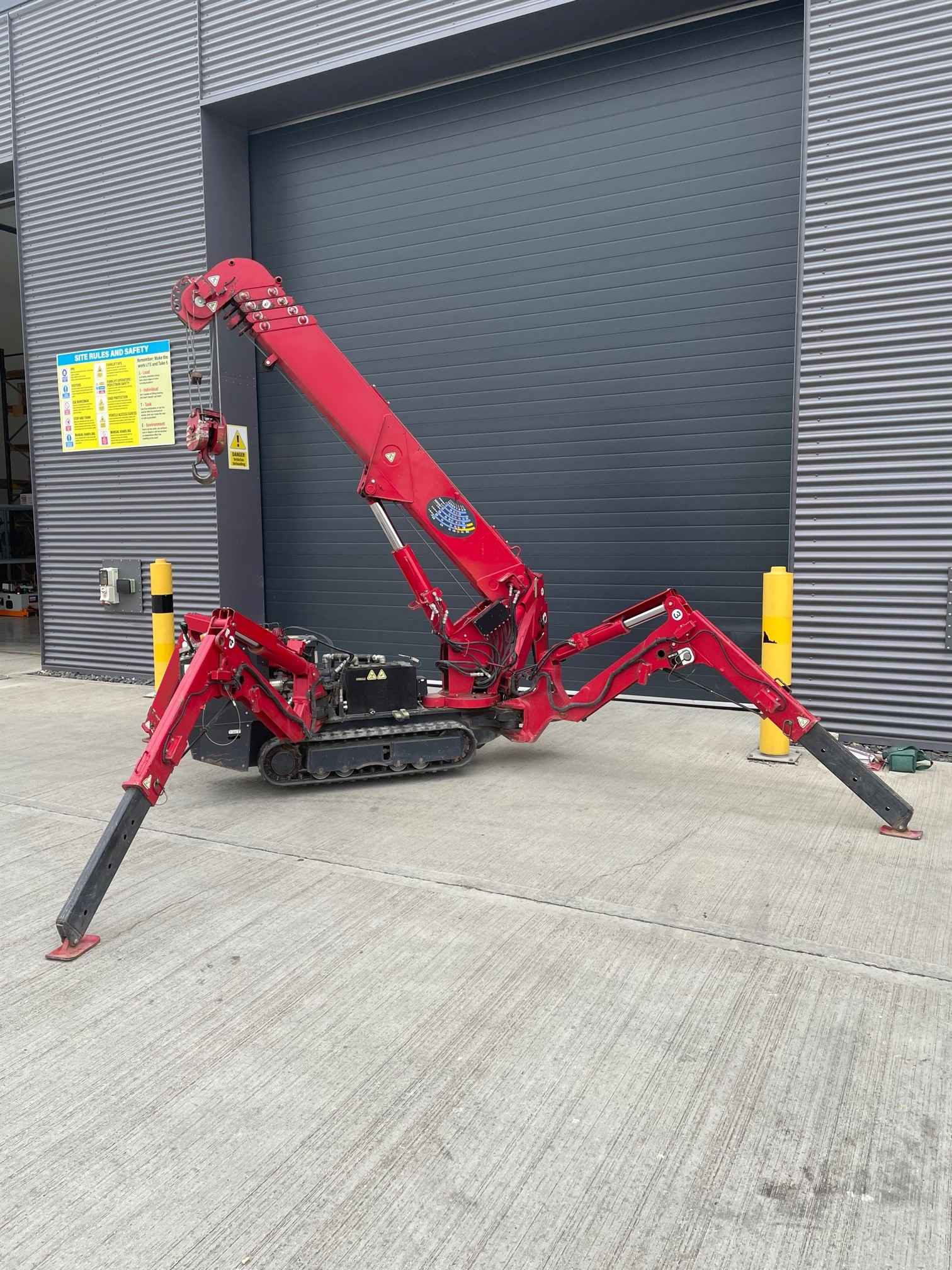 Used Sold - 09/22 - 2013 UNIC URW-295 CER Mini Spider Crane