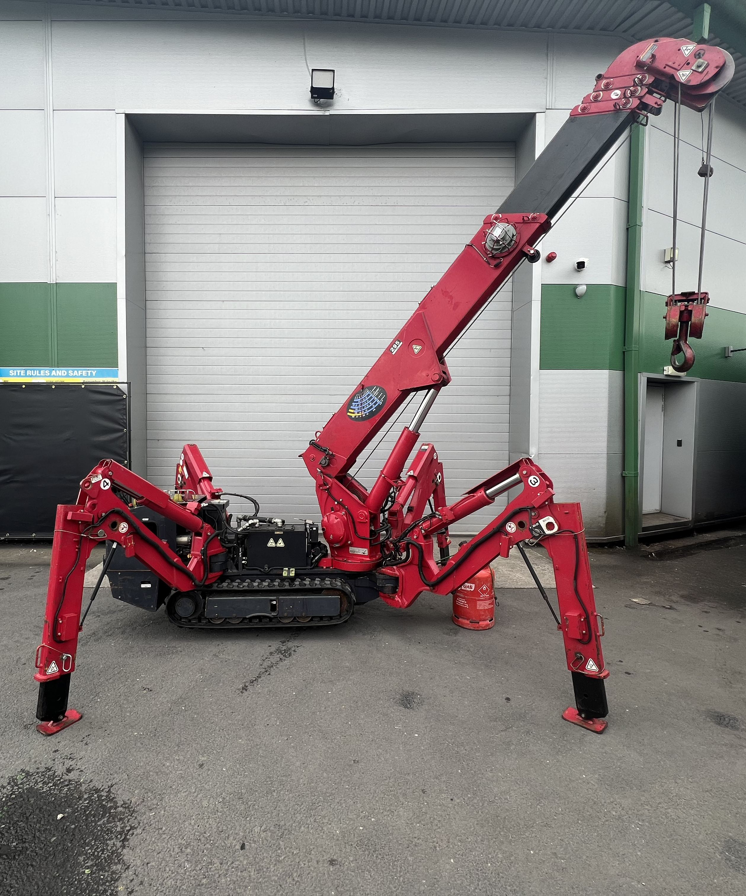 Used UNIC URW-295 CER