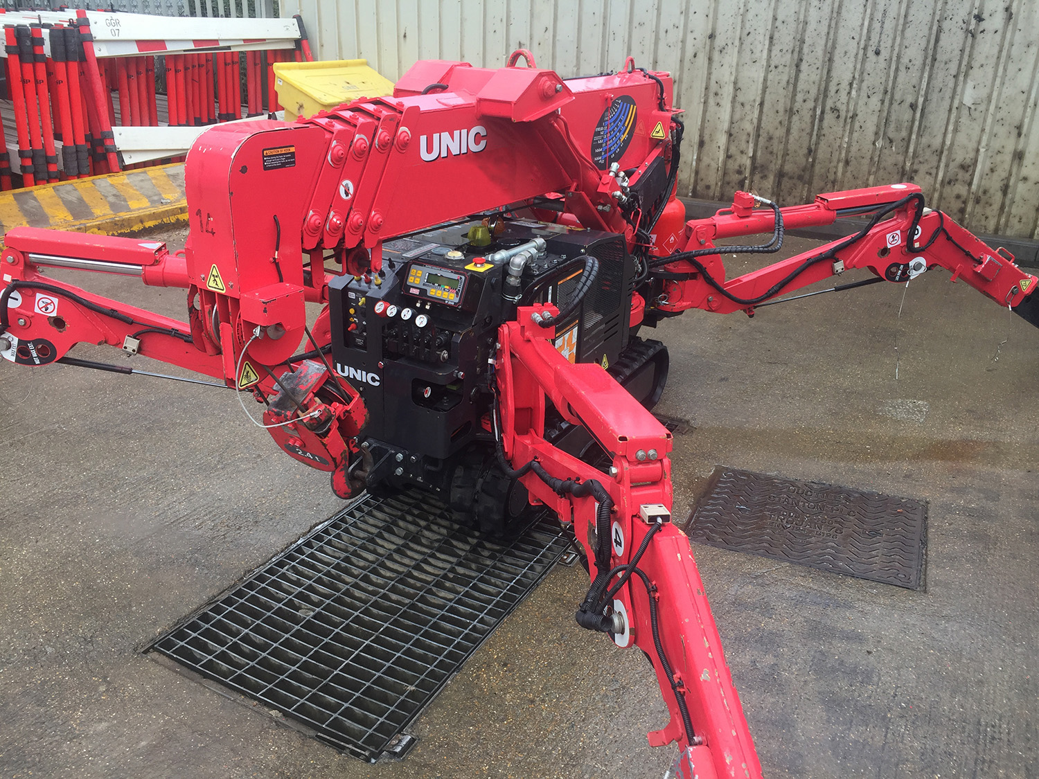 Used Sold – 02/19 – 2011 UNIC URW-245 CER Mini Spider Crane