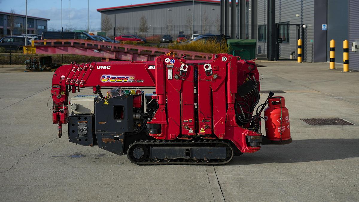 Used UNIC URW-295 CMER
