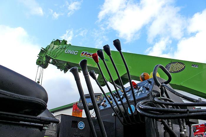 Used Sold - 01/23 - 2009 UNIC URW-706 CDER Mini Spider Crane