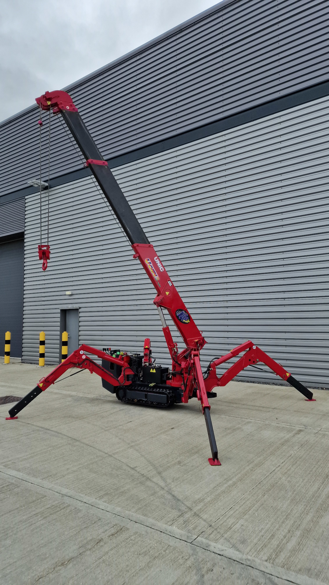 Used 2009 UNIC URW-295 CER
