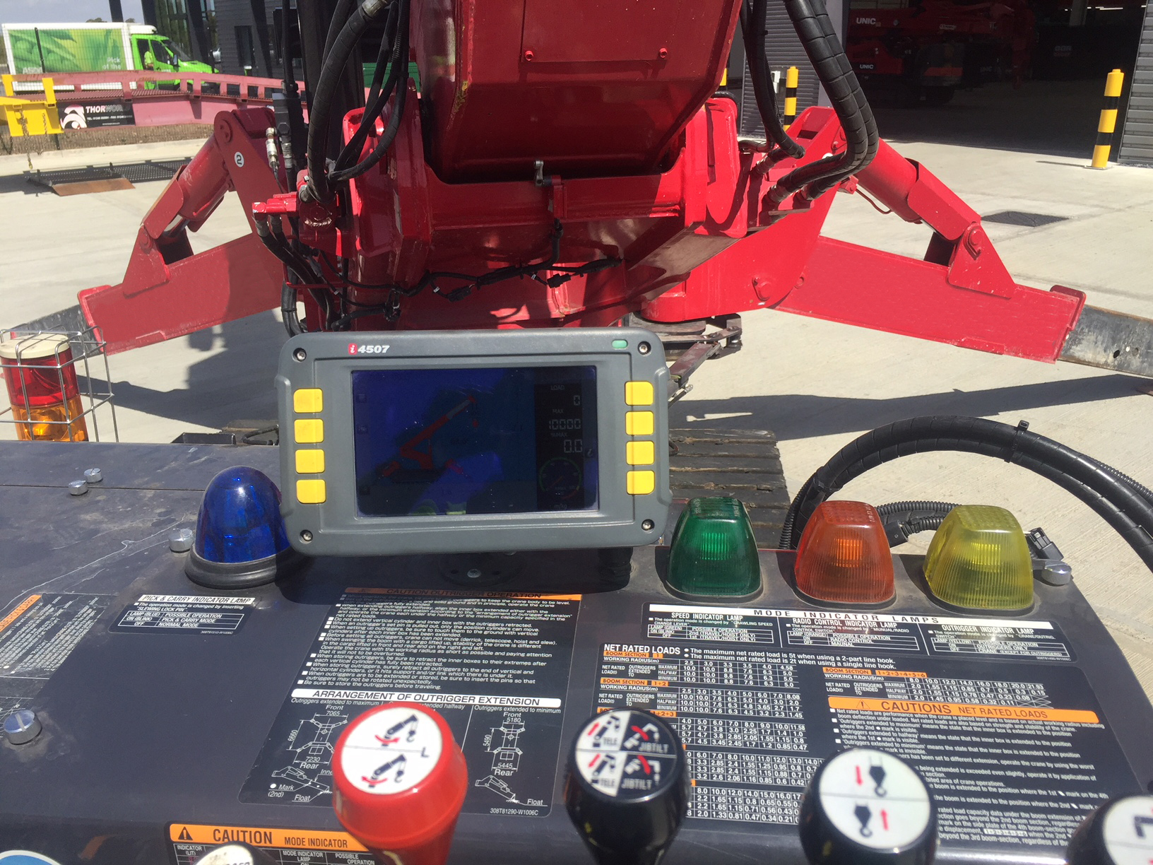 Used Sold – 10/18 – 2015 UNIC URW-1006 CDMER Mini Spider Crane