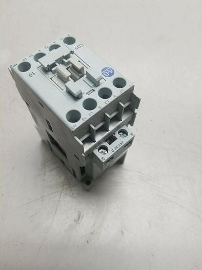 Used Allen Bradley Contactor Relay 100-C09D*10 Series A
