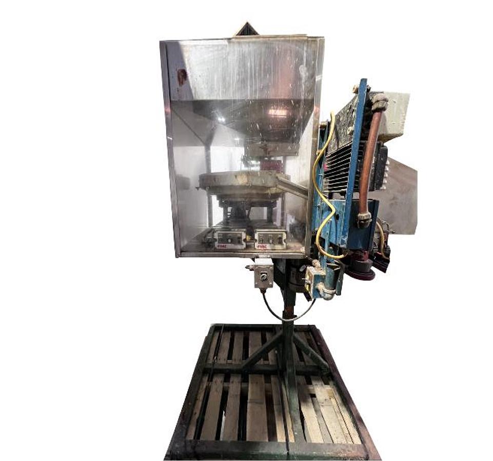 D'occasion EASTERN CT-121/CH-100 - Bouchonneuse en ligne automatique avec bol vibrant 