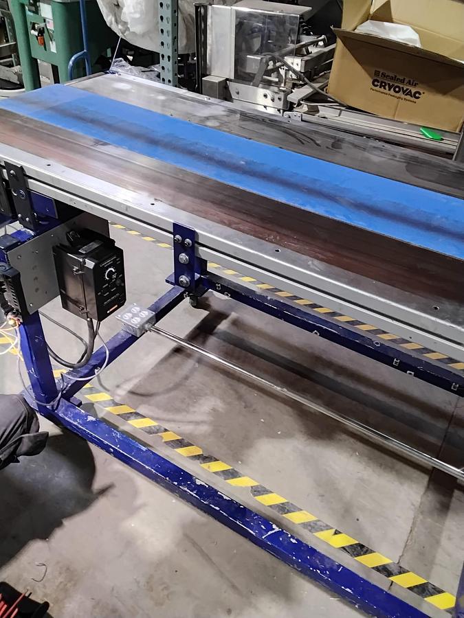 Used Convoyeur à bande 252'' x 10'' avec table de triage